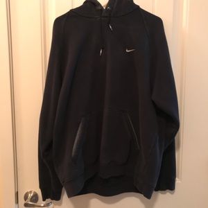 Nike L sweatshirt